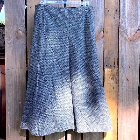 Isabella Bird Dresses & Skirts - ⭐️3 for $29 Isabella Bird Wool-Blend Lined Midi Skirt